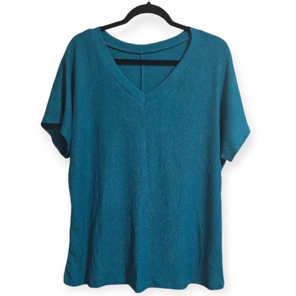 Teal V-Neck Women's Top Textured Medium NWT - Picture 1 of 6